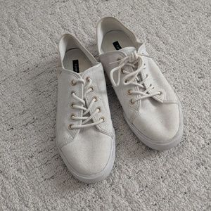 Tommy Hilfiger sneakers size 8